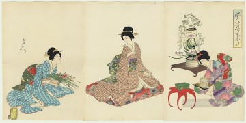 Toyohara Chikanobu Painting - Un grupo de mujeres arreglando flores Toyohara Chikanobu